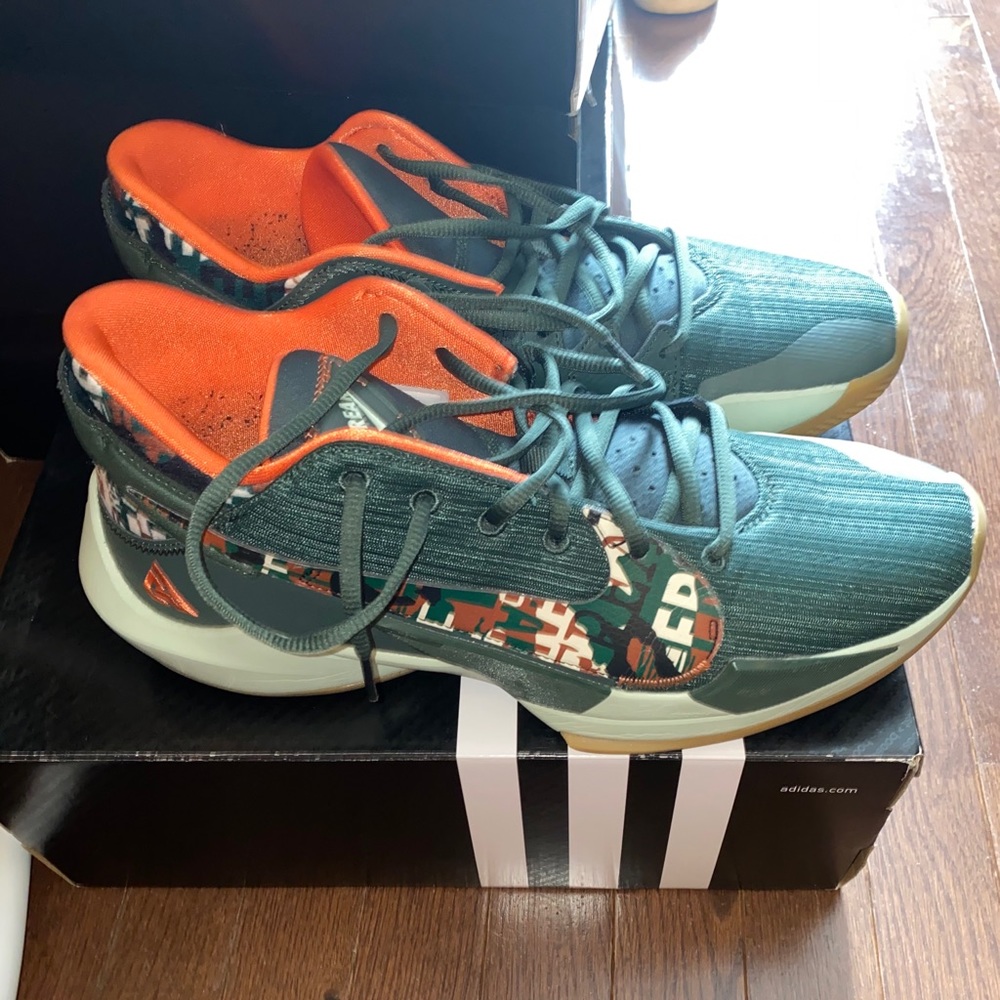 Nike Giannis Freak 2